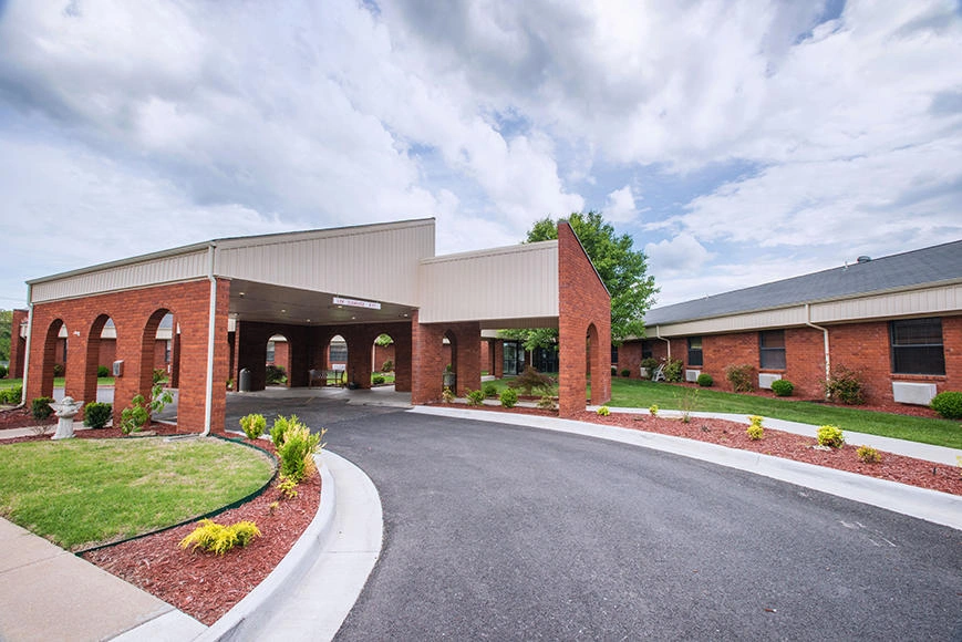 Residents enjoying daily life at Aspire Senior Care Joplin